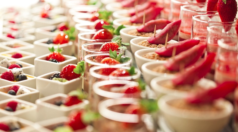 Review a restaurant and win an Entertainer mobile app