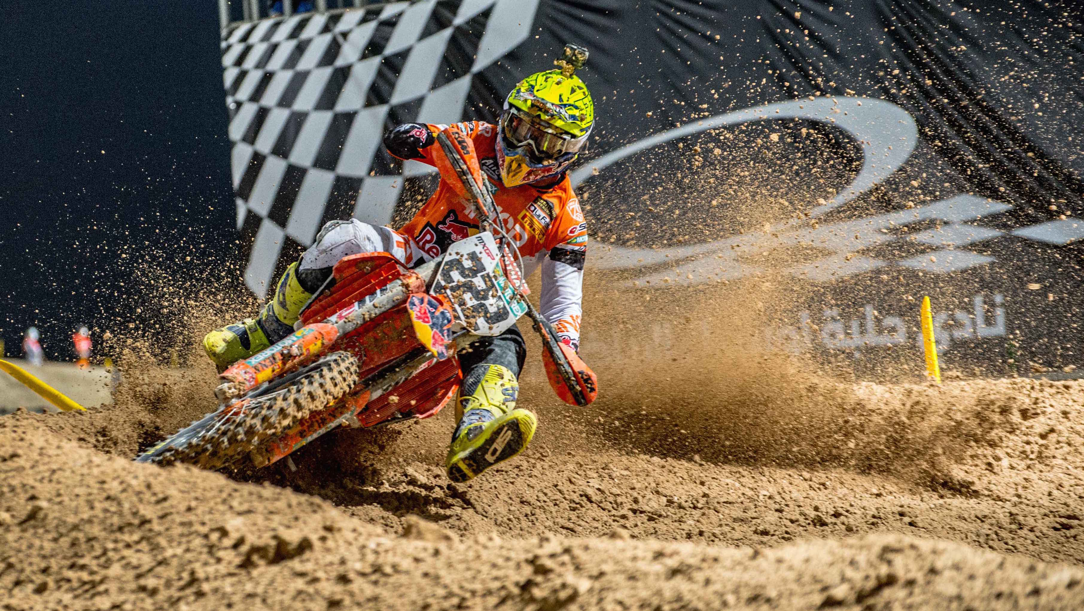 Antonio Cairoli lights up MXGP of Qatar at Losail Motocross Track