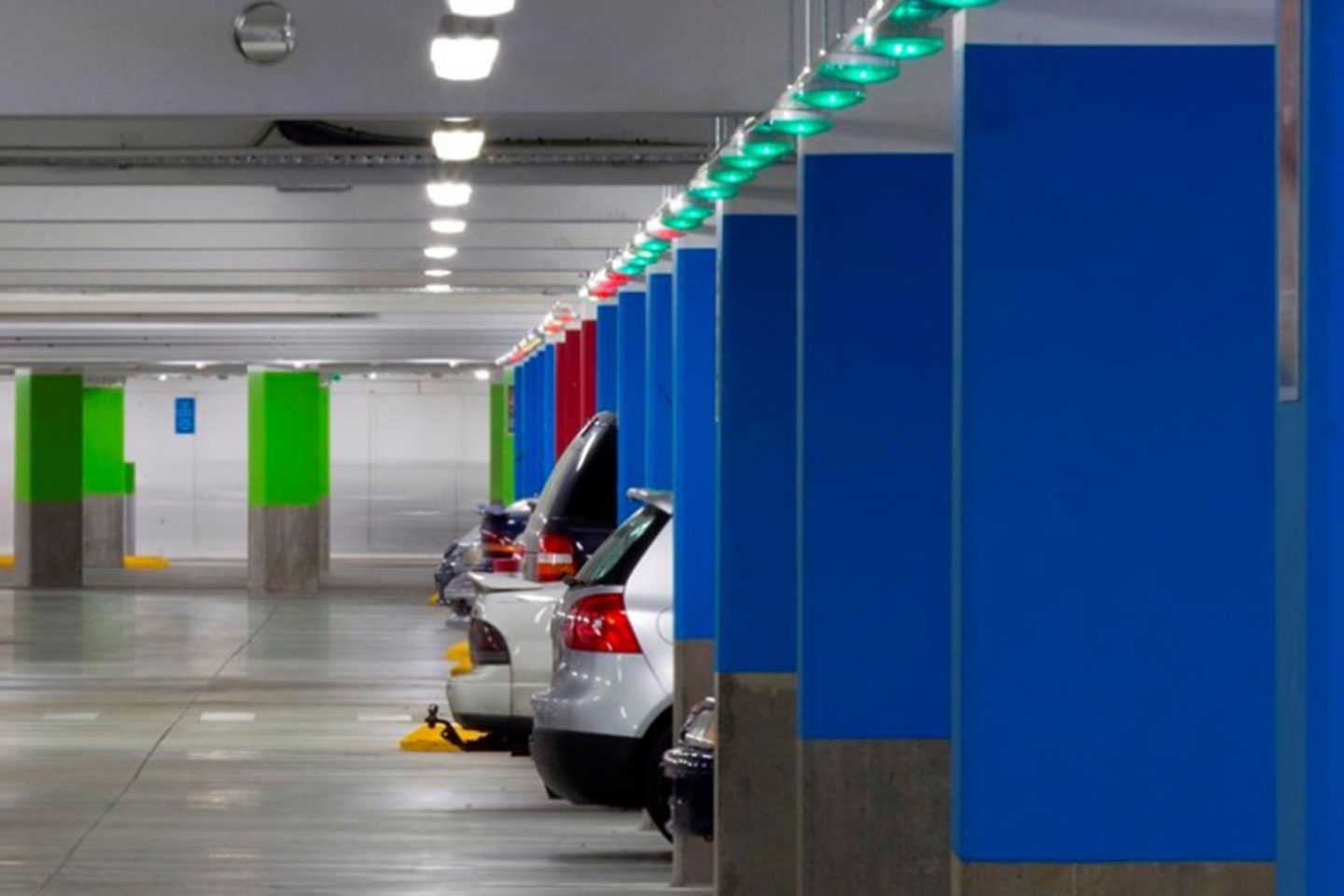 Going mad running around for parking spaces at major locations? Try this free app!