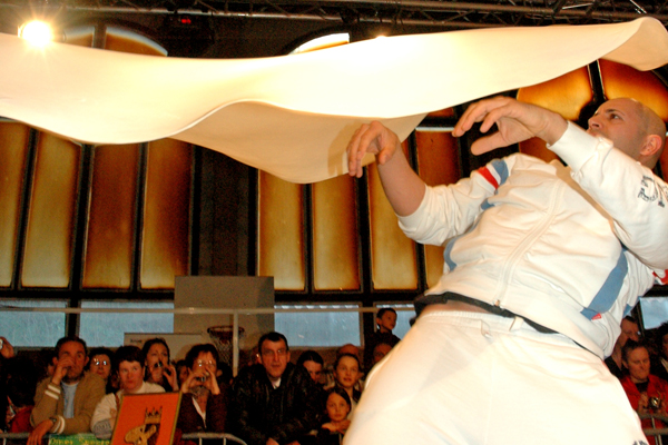 Pizza chef acrobatics — watch the marvelous Pasqualine Barbasso perform live