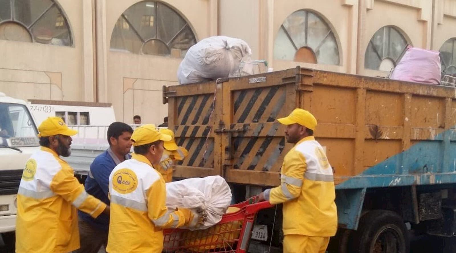 Authorities carry out inspection campaign against illegal street vendors in Najma