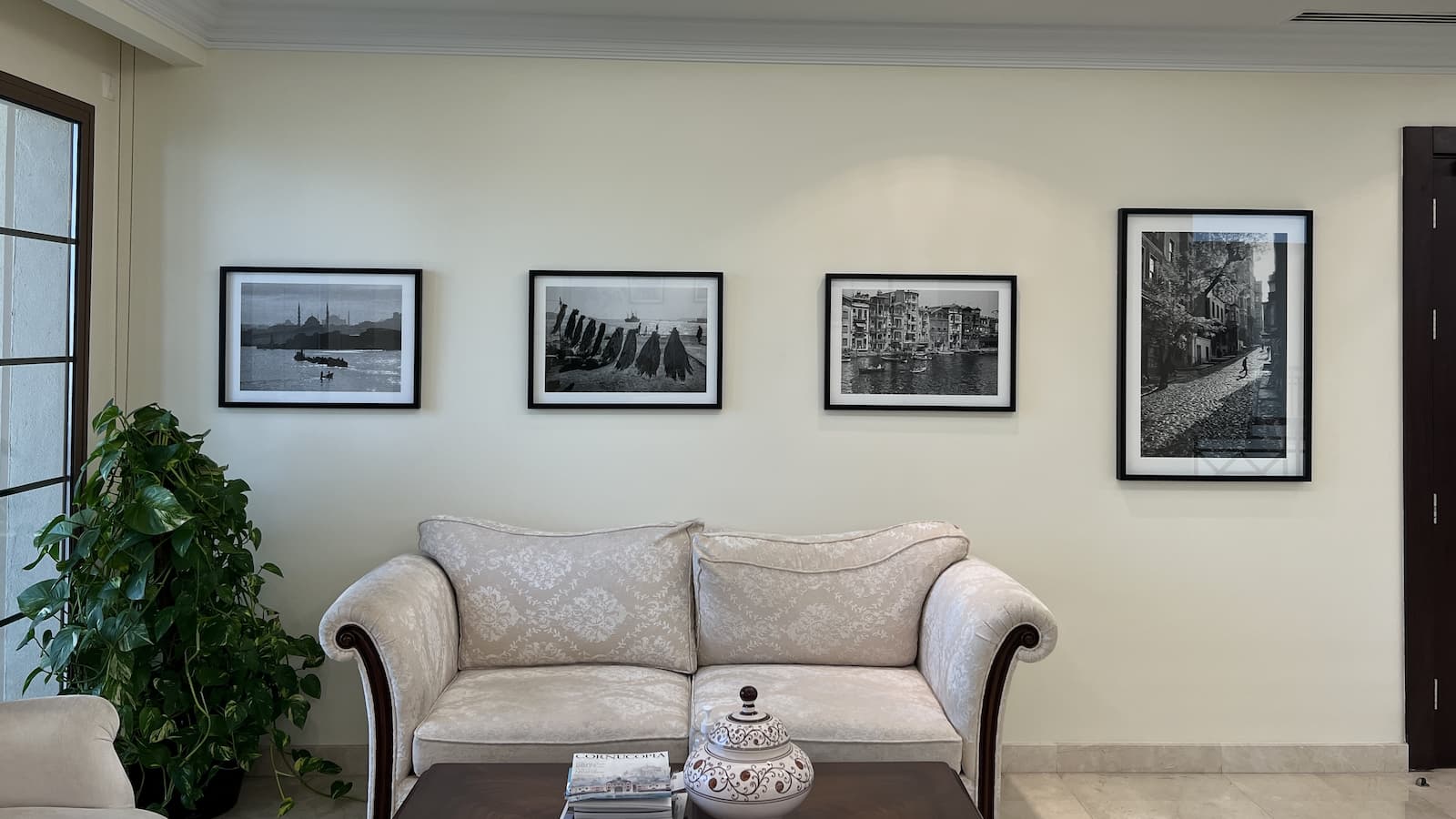Photojournalist Ara Güler's prints up on display at the Turkish Embassy in Qatar
