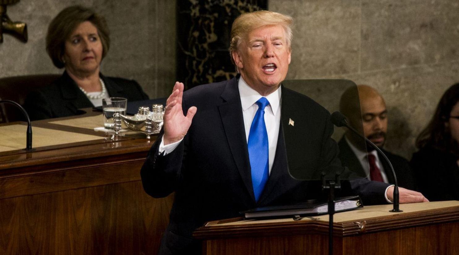 Trump suspends strikes against Iran, provided a deal is reached soon