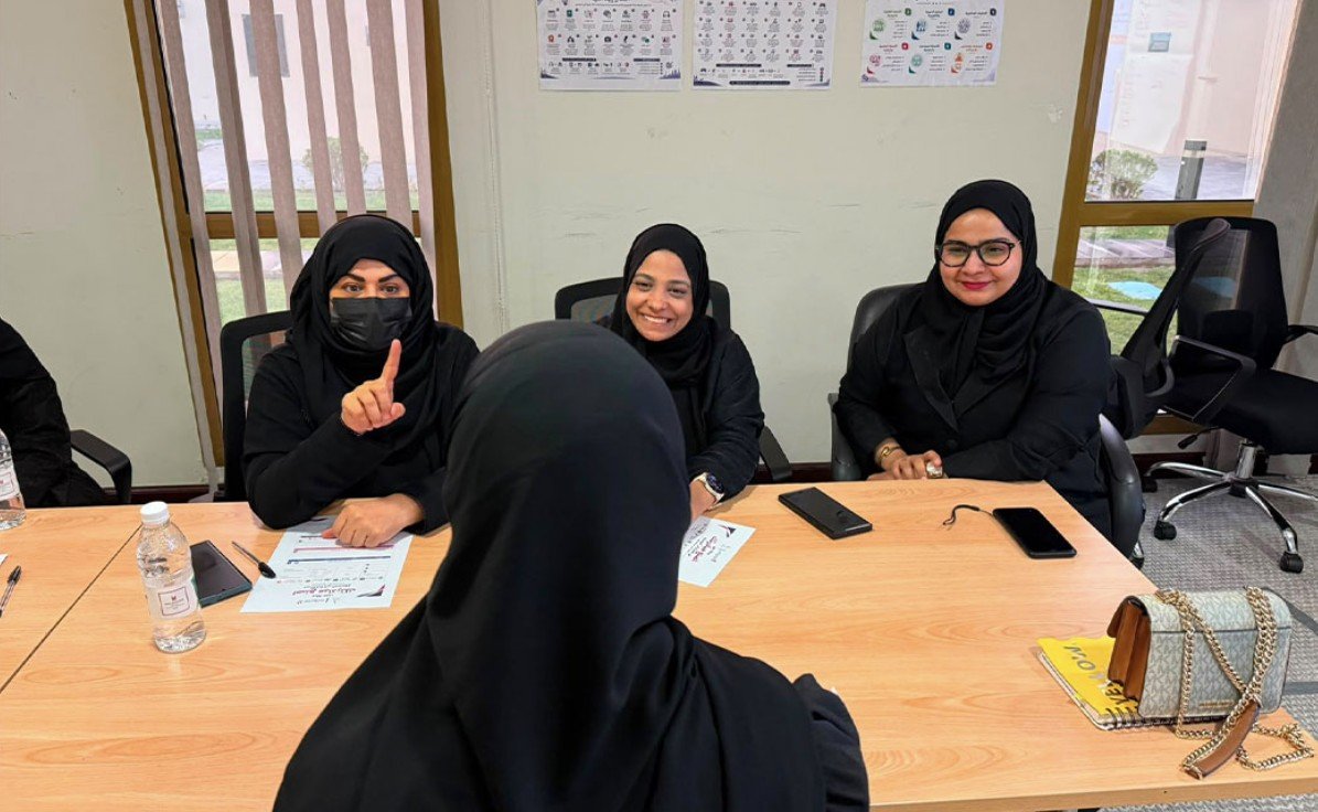 Al Dana Girls Center Holds Workshop on Turning Creative Ideas into Projects