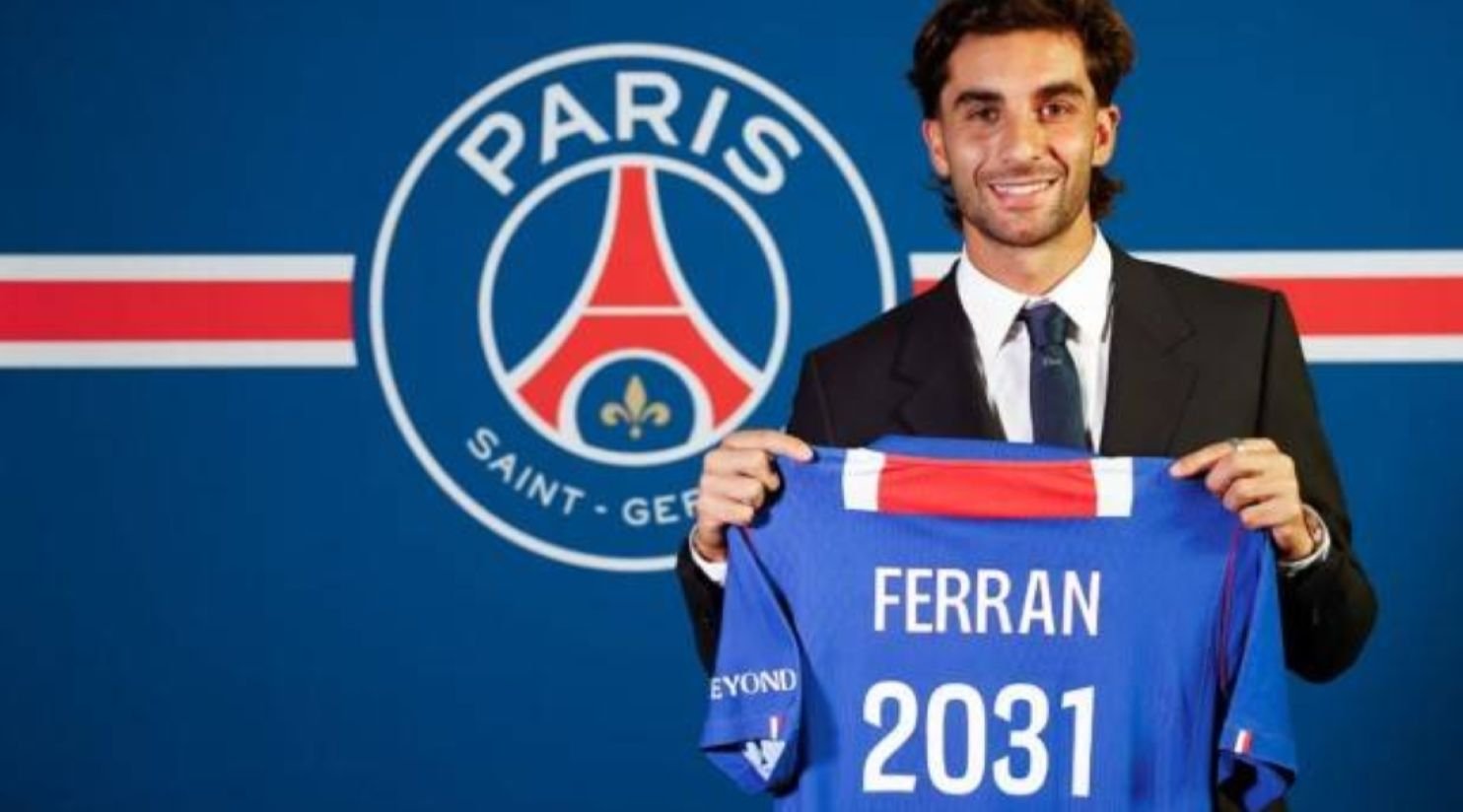 باريس سان جيرمان يضم فيران توريس بعقد حتى 2031