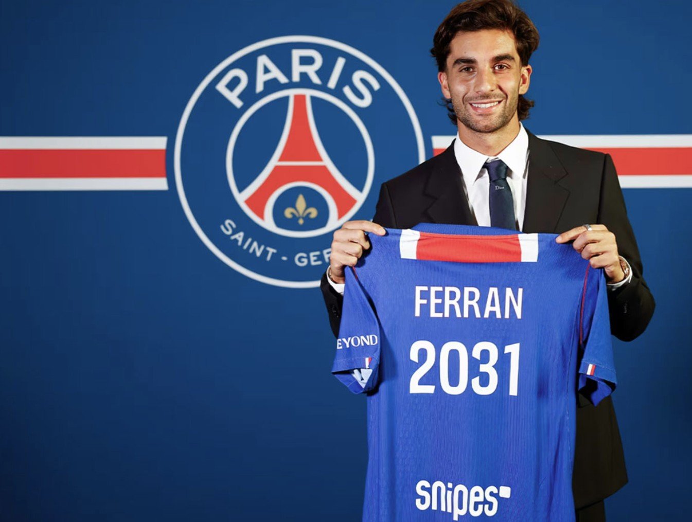 PSG Sign Ferran Torres From Barcelona on Deal Until 2031