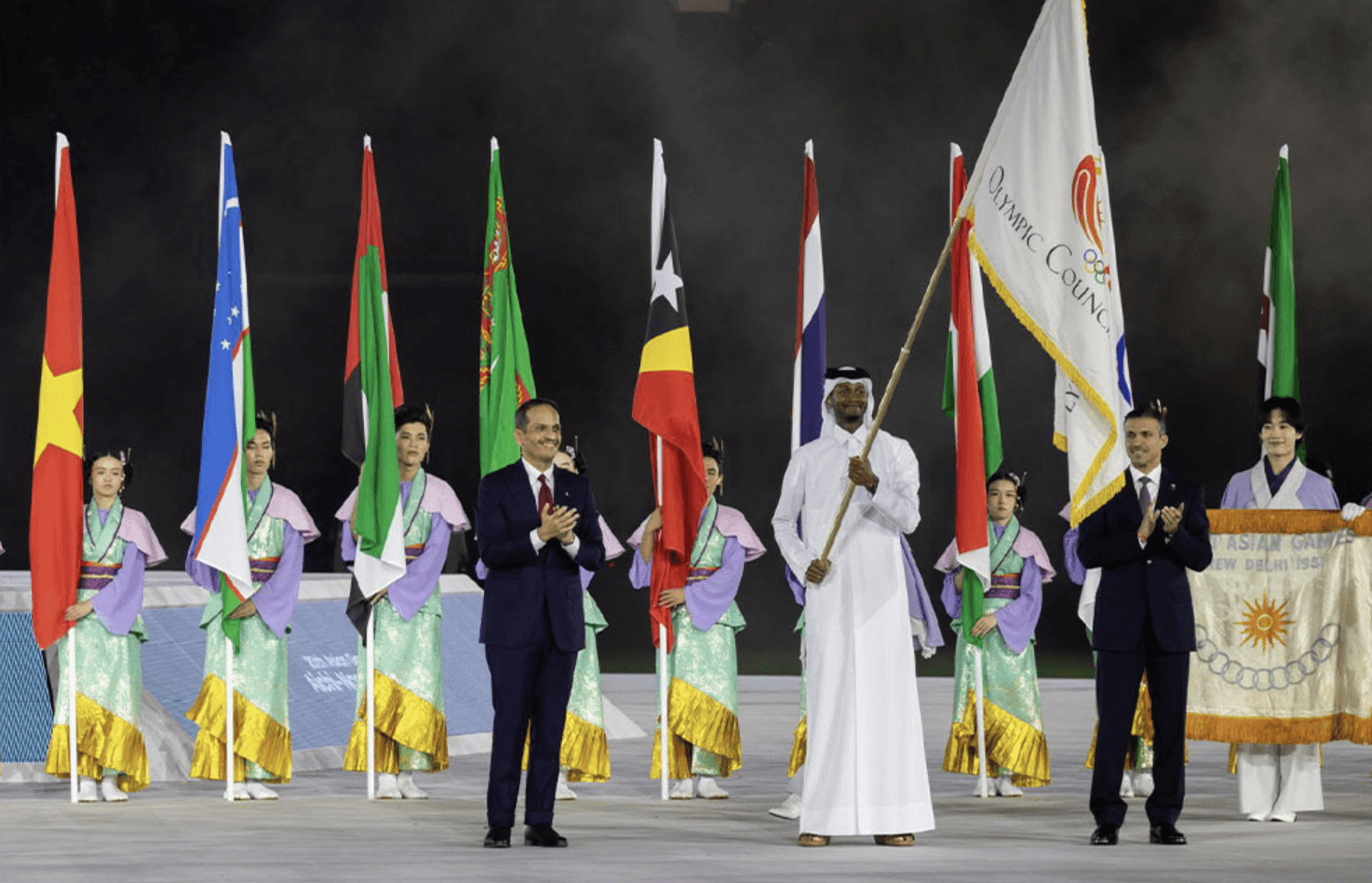 دولة قطر تتسلم علم المجلس الأولمبي الآسيوي لاستضافة دورة الألعاب الآسيوية في نسختها الـ21