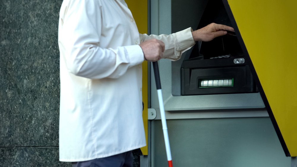 Qatar strengthens financial access for people with disabilities and elderly customers