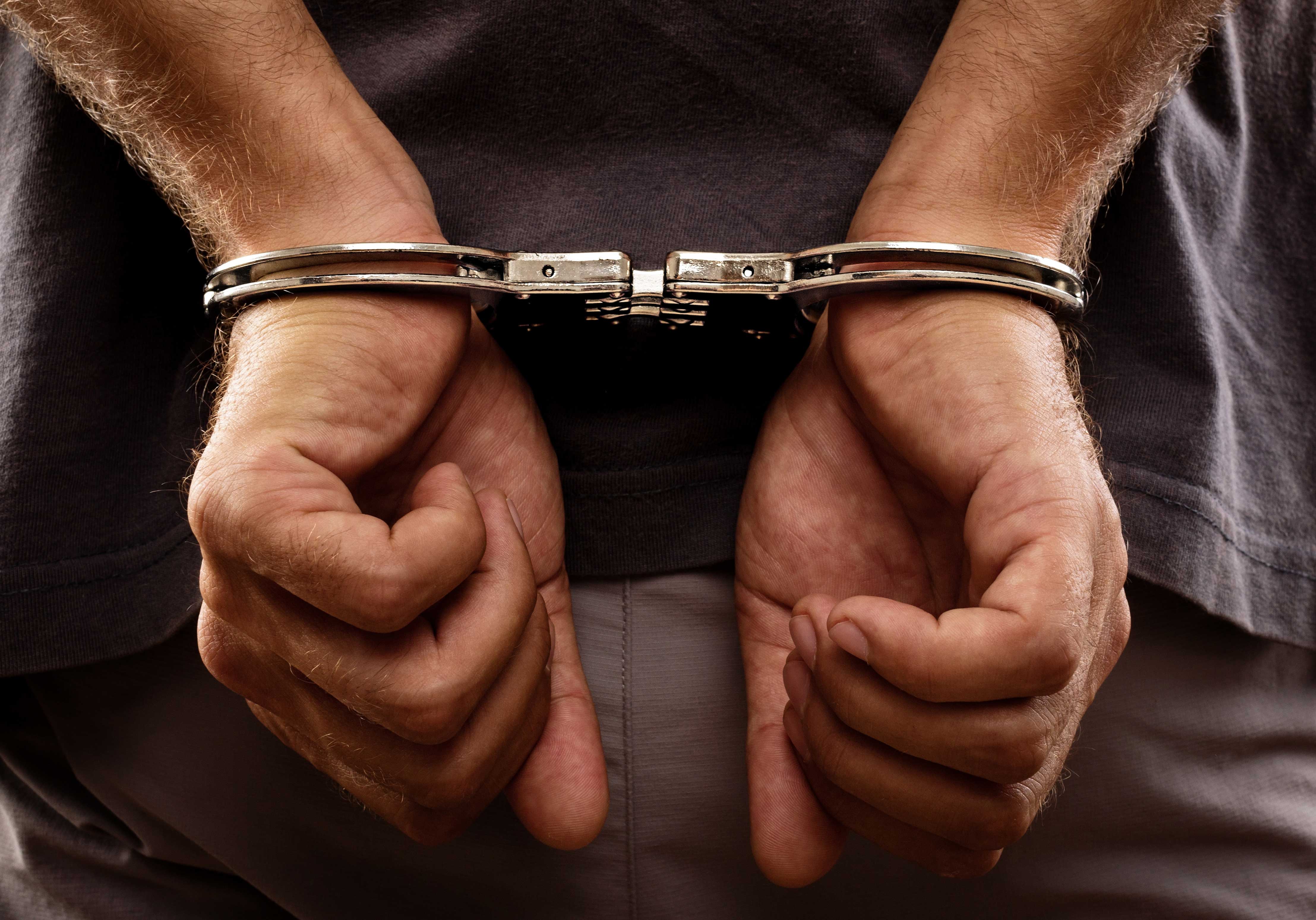 Police catch thief red-handed