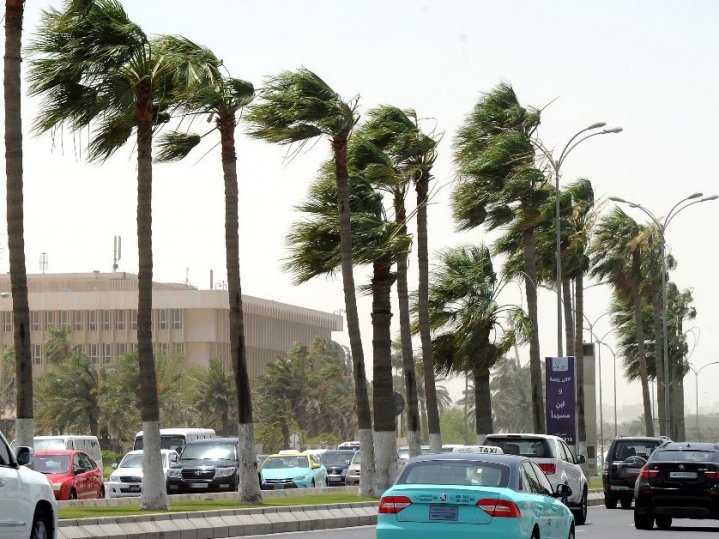 Temperature in Qatar set to fall today, but be prepared for swirling winds, dust