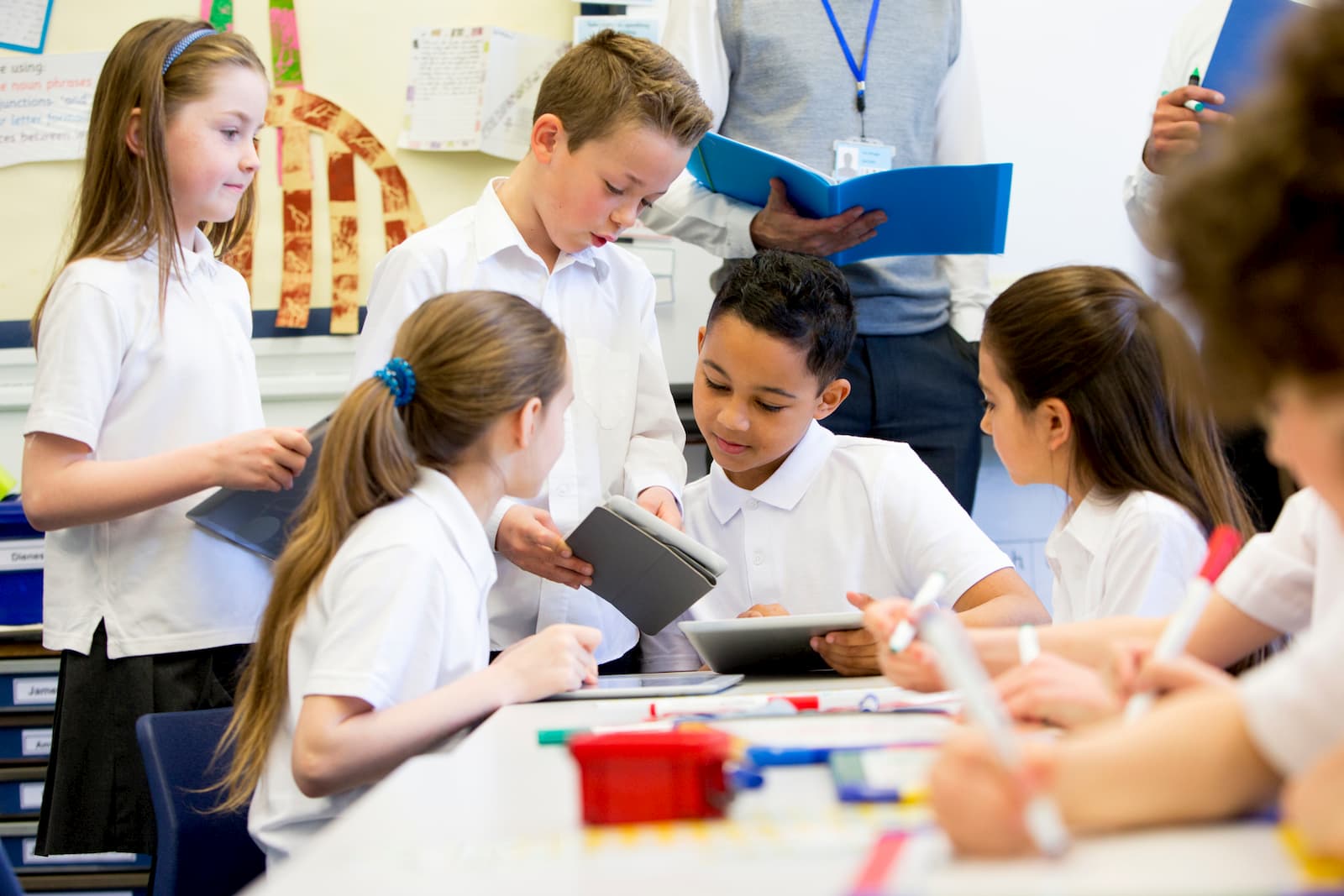 Over 315,000 students rejoin schools in Qatar for new academic year