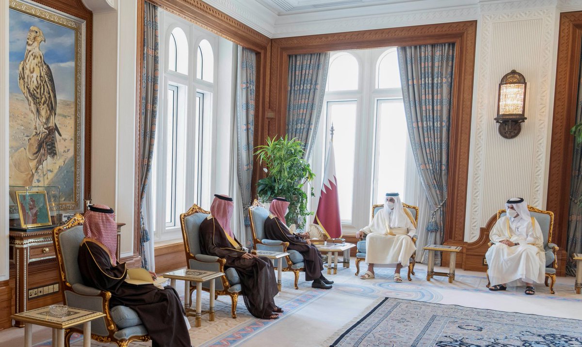 Qatar, Saudi Arabia discuss ways to enhance cooperation